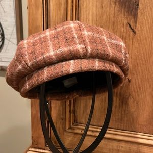 M Union brown Plaid beret